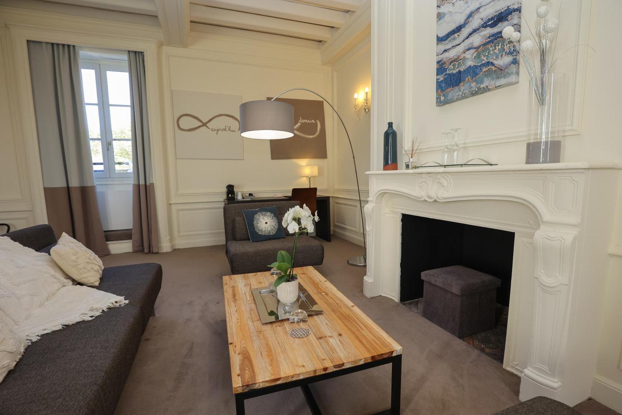 Chateau De Lacan