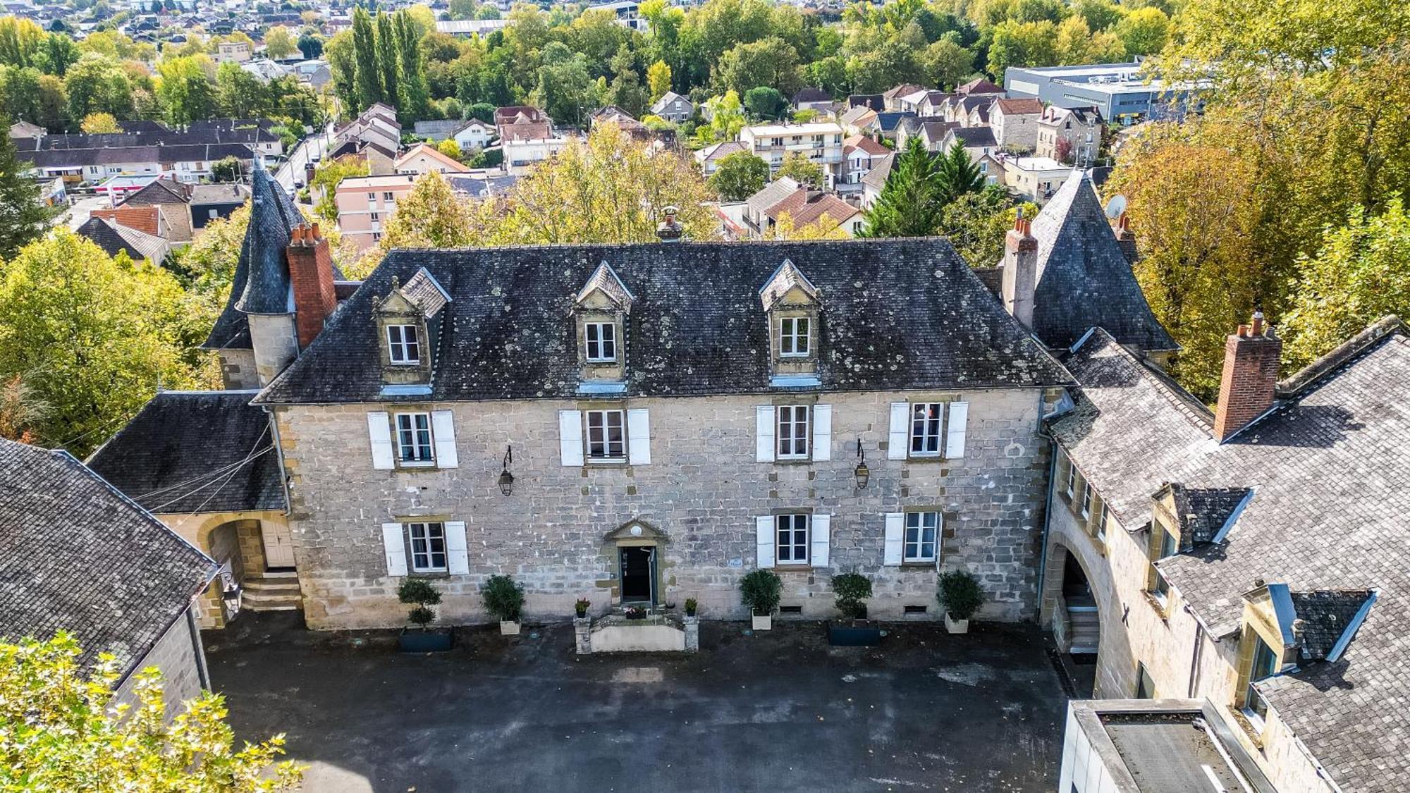 Château De Lacan Hotel 4*