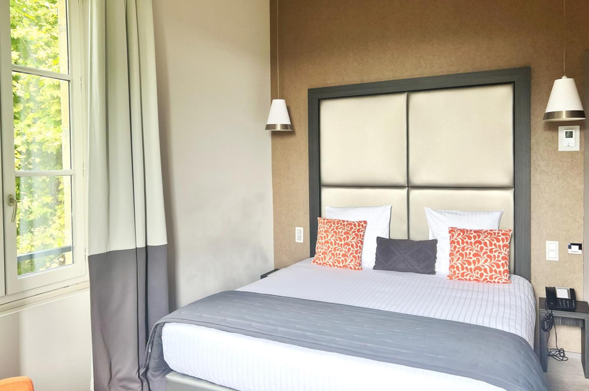 Hotel Chateau De Lacan 4*
