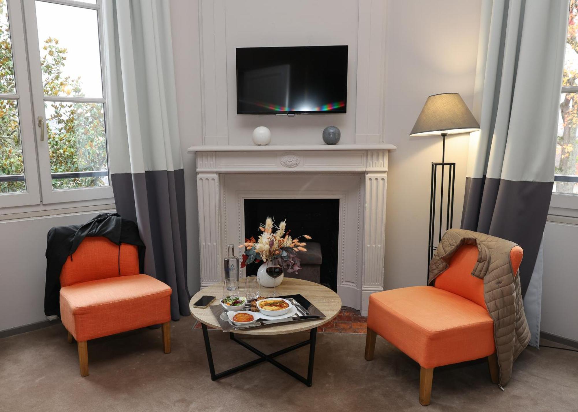 Chateau De Lacan Hotel